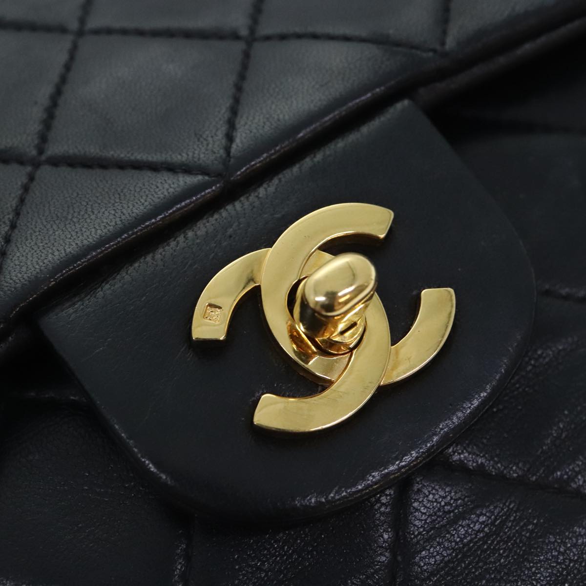 CHANEL Matelasse Turn Lock Chain Shoulder Bag Lamb Skin Black CC Auth yk15263A