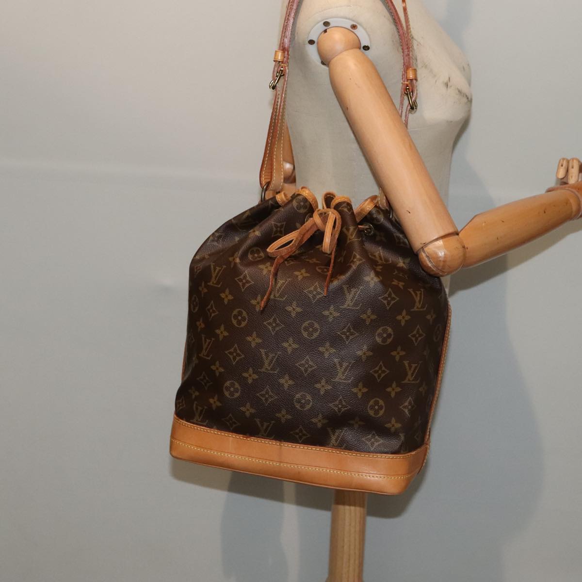 LOUIS VUITTON Monogram Noe Shoulder Bag M42224 LV Auth yk15297