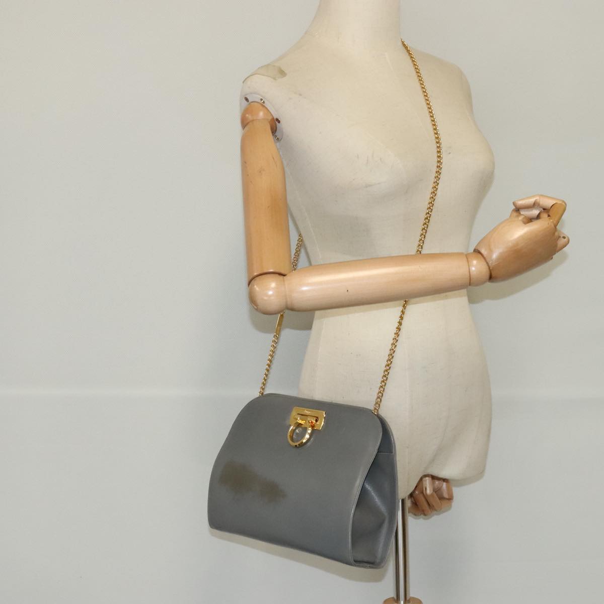 Salvatore Ferragamo Gancini Chain Shoulder Bag Leather Gray Gold Auth yk15450