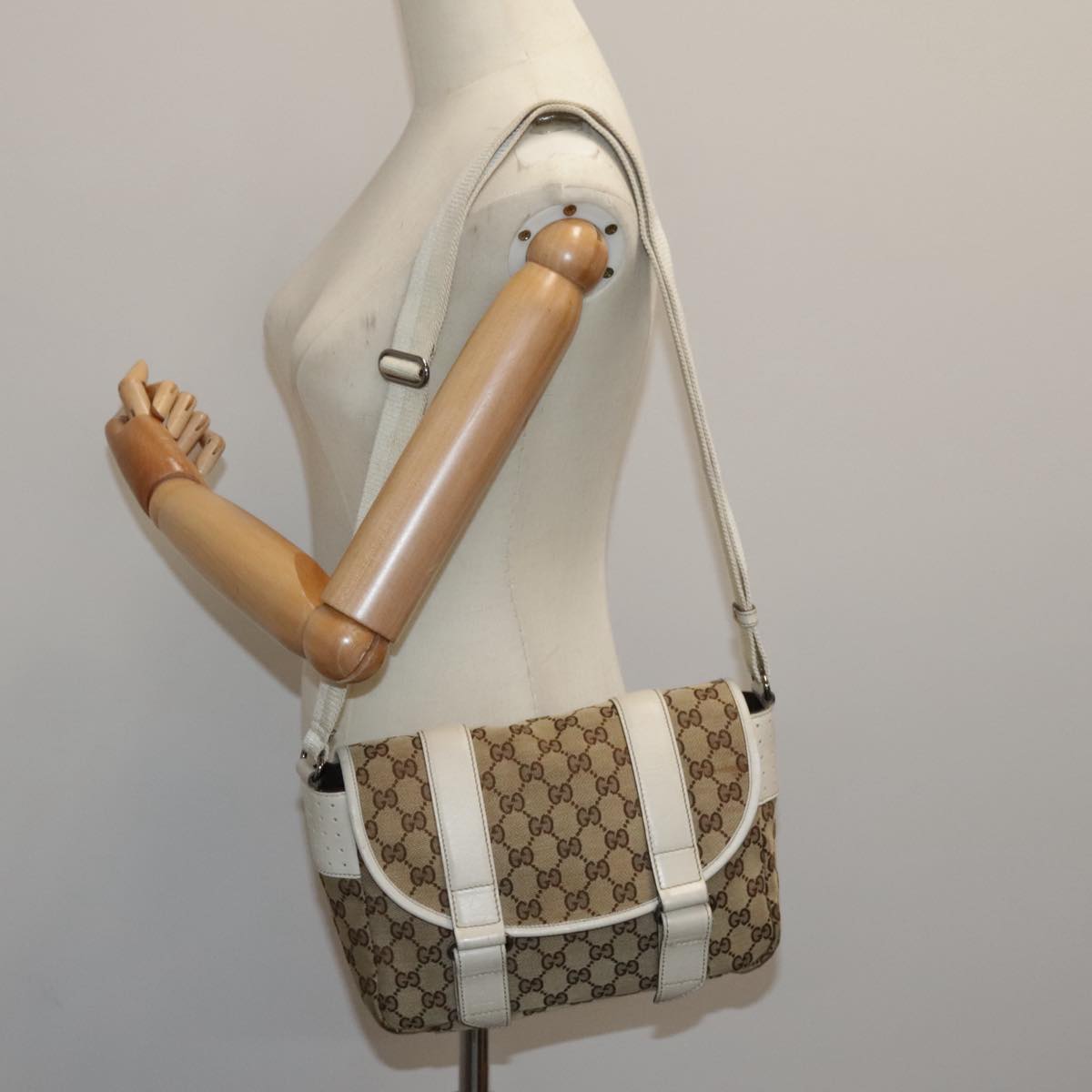 GUCCI GG Canvas Shoulder Bag Beige Silver 145858 Auth yk15465