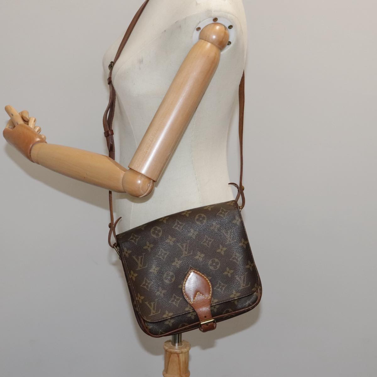 LOUIS VUITTON Monogram Cartouchiere MM Shoulder Bag M51253 LV Auth yk15467