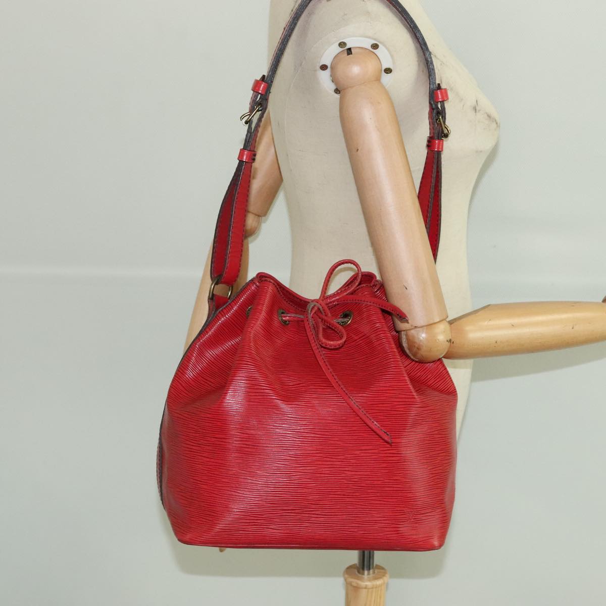 LOUIS VUITTON Epi Petit Noe Shoulder Bag Red M44107 LV Auth yk15483