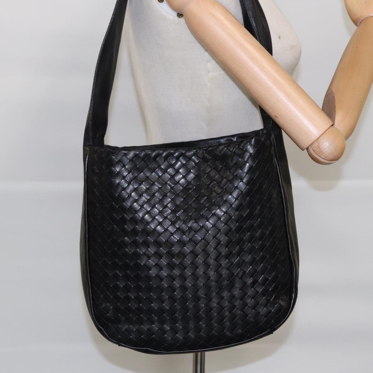 BOTTEGA VENETA INTRECCIATO Shoulder Bag Leather Black Auth yk15494