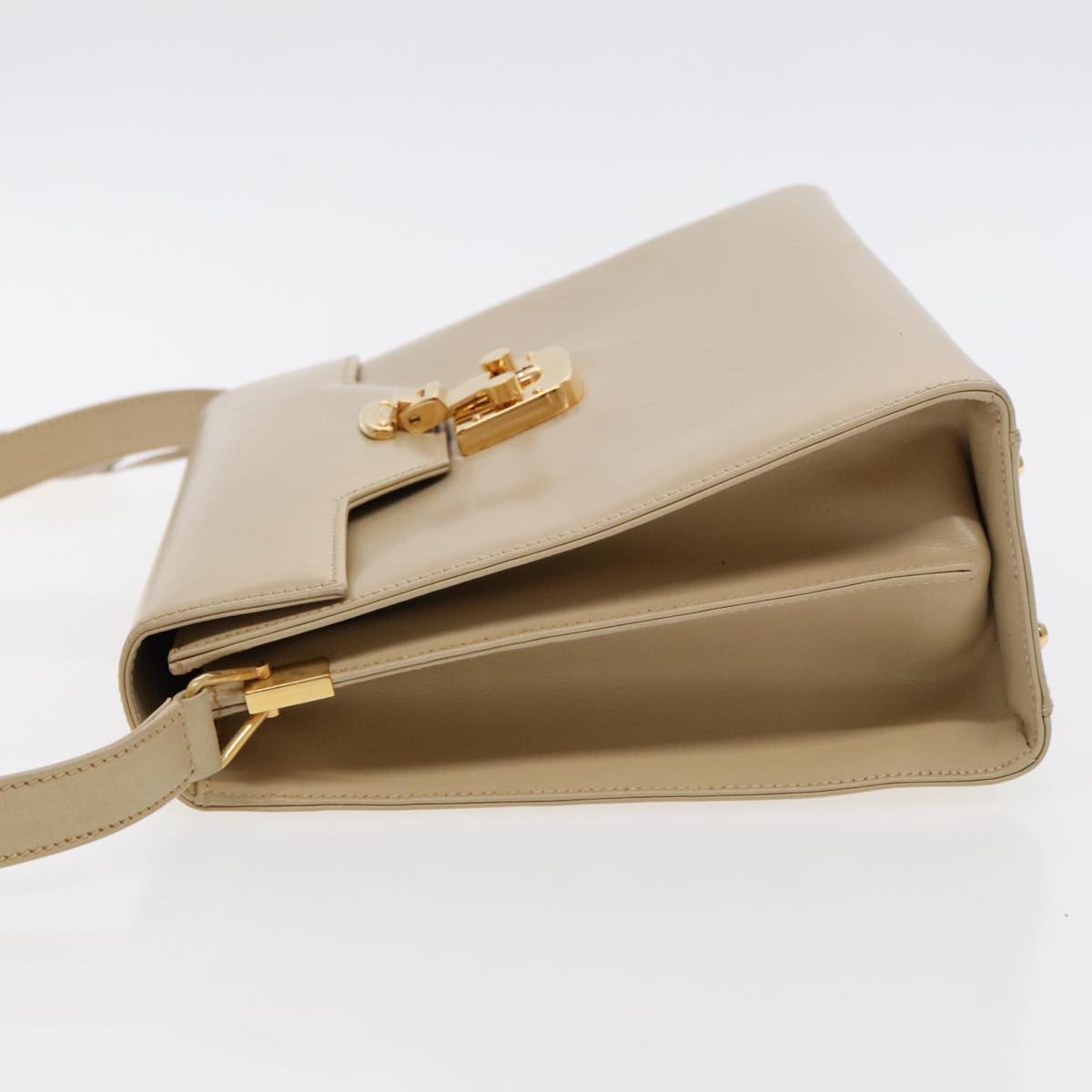 GUCCI Ready lock Shoulder Bag Leather Beige Gold 001 46 1504 Auth yk15542