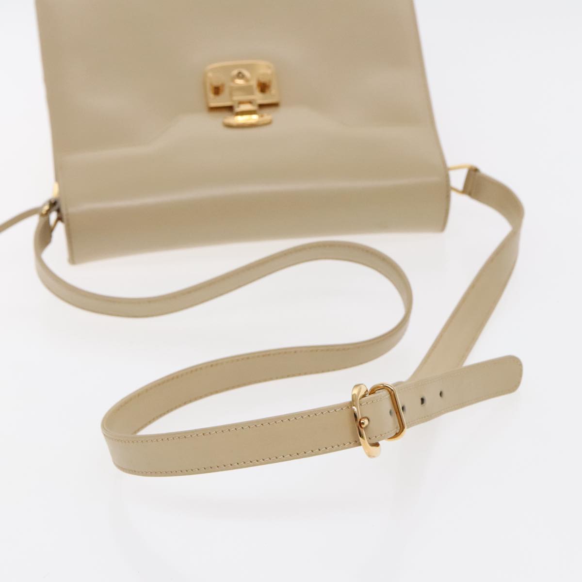 GUCCI Ready lock Shoulder Bag Leather Beige Gold 001 46 1504 Auth yk15542