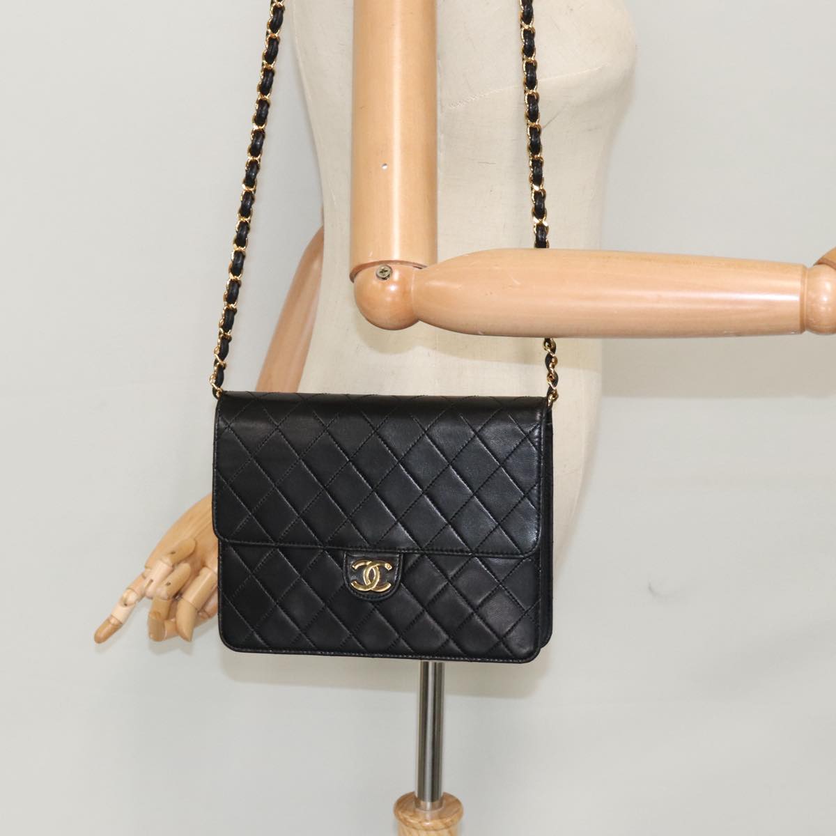 CHANEL Matelasse Chain Shoulder Bag Lamb Skin Black Gold CC Auth yk15607A