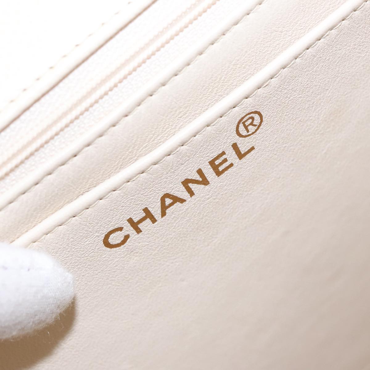 CHANEL Matelasse Shoulder Bag Lamb Skin White Gold CC Auth yk15665A