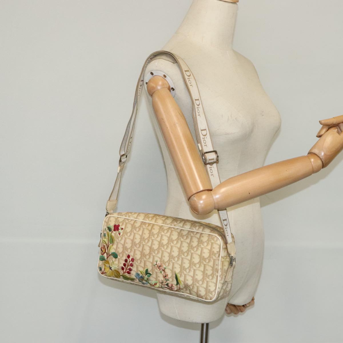 Christian Dior Trotter Canvas Flower Pattern Bag Beige Silver Auth yk15685