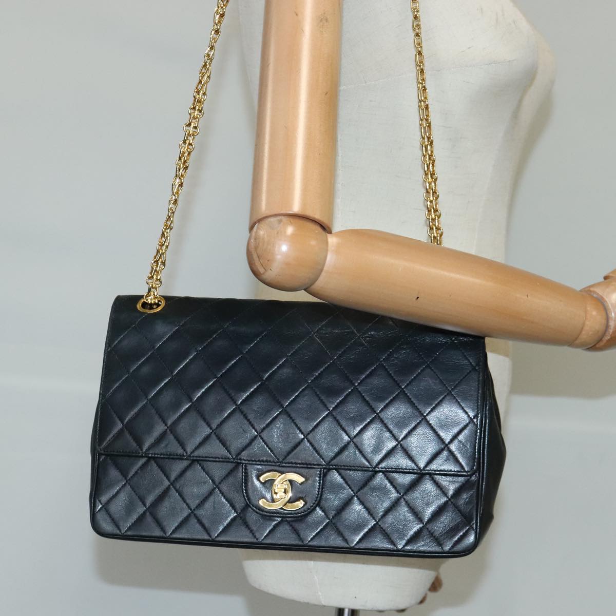 CHANEL Matelasse Double Flap Chain Bag Lamb Skin Vintage Black CC Auth yk15788