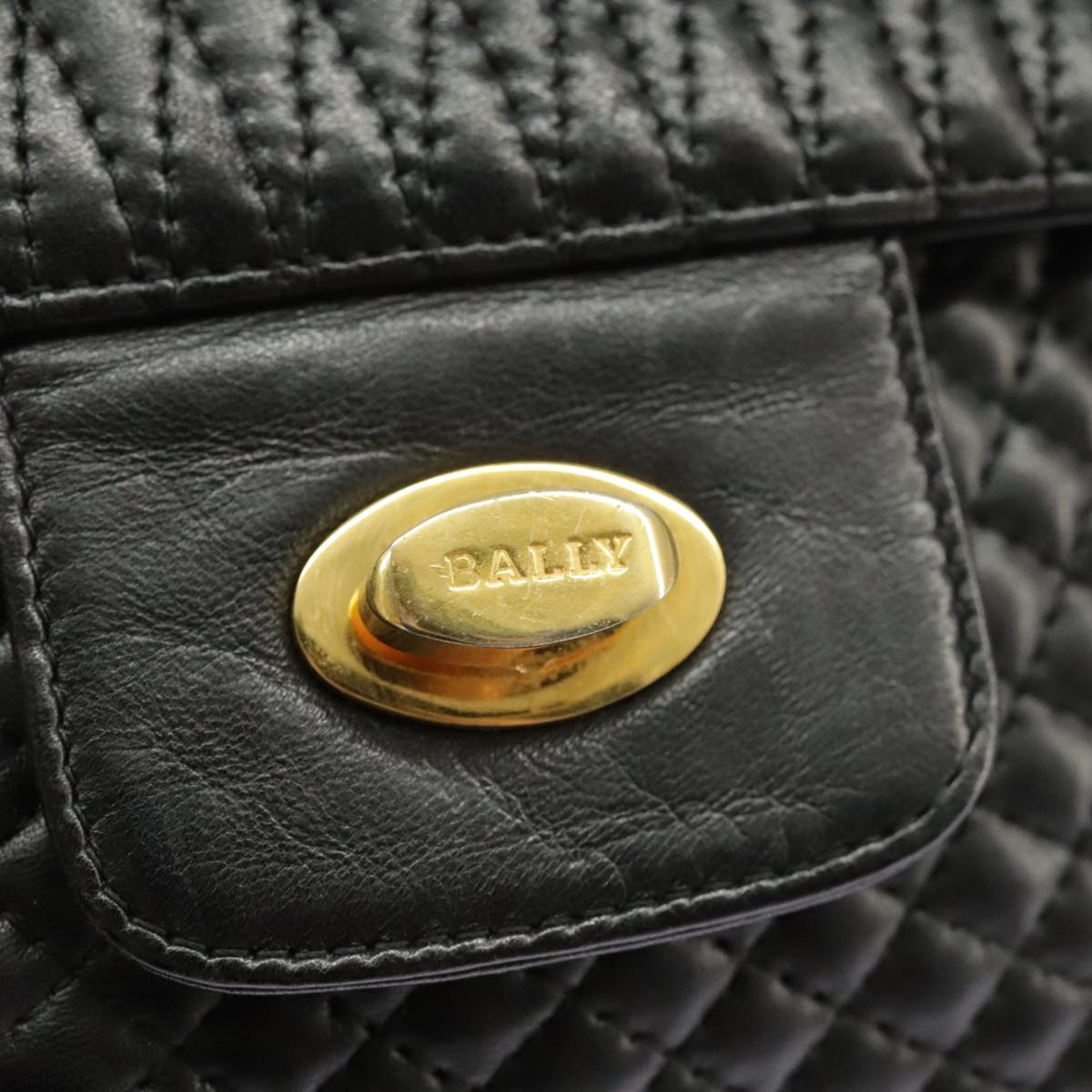 BALLY Chain Shoulder Bag Leather Black Gold Auth yk15879