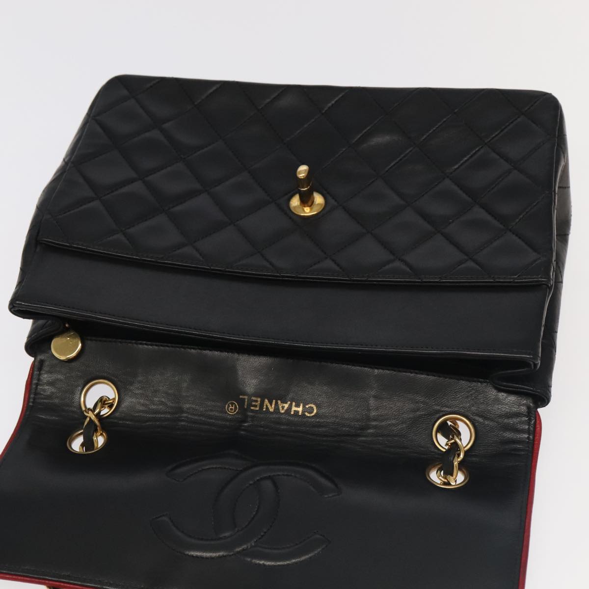 CHANEL Matelasse Turn Lock Chain Bag Lamb Skin Black Gold CC Auth yk15912A