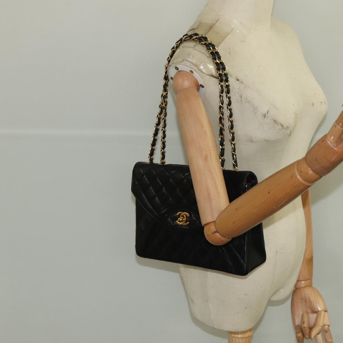 CHANEL Matelasse Chain Hand Bag Lamb Skin Black Gold CC Auth yk15914A