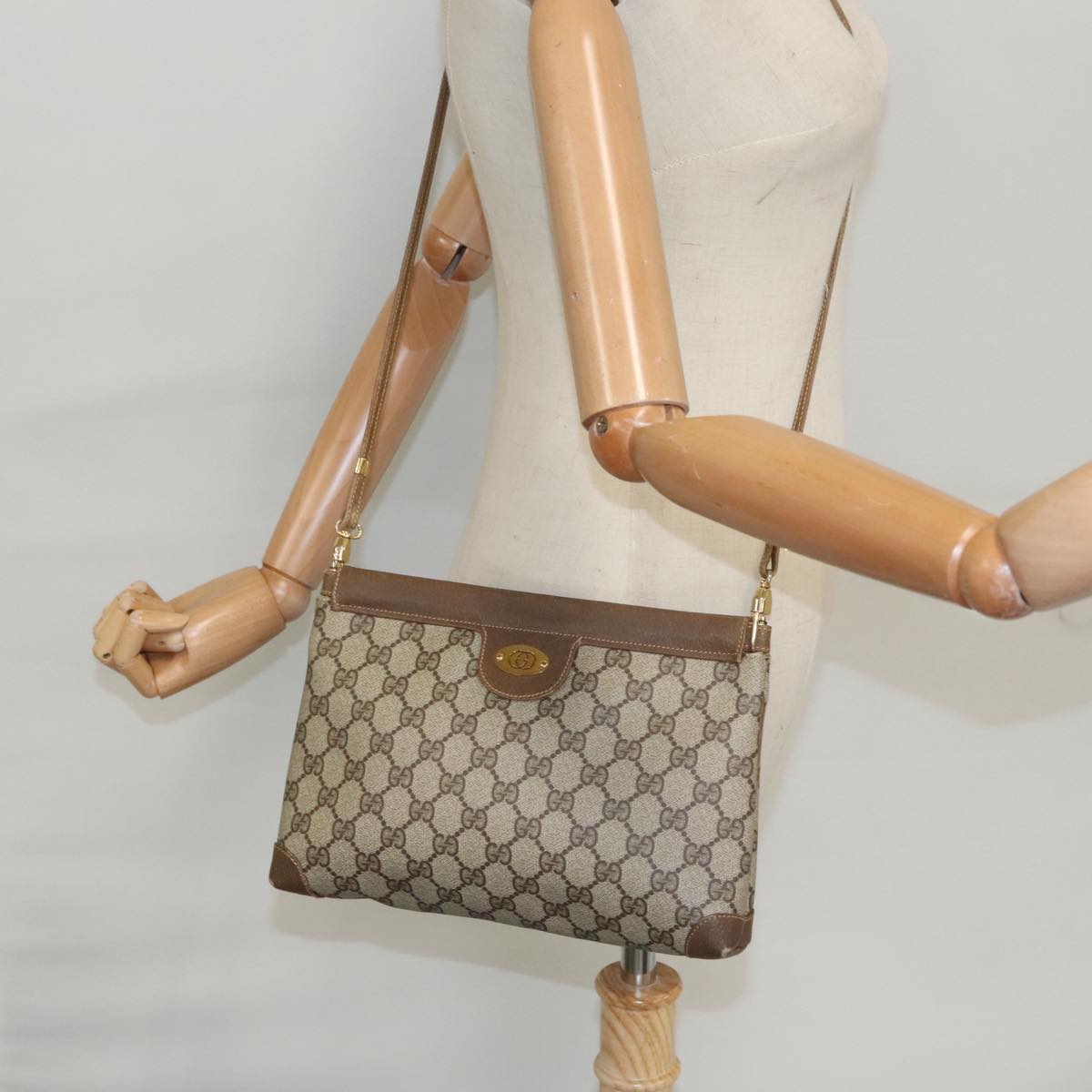 GUCCI GG Supreme Shoulder Bag PVC Beige Auth yk16029