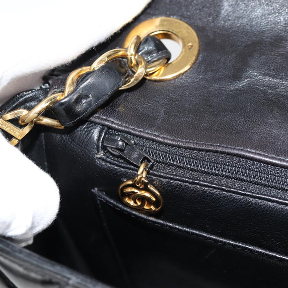 CHANEL Matelasse Chain Shoulder Bag Patent leather Black Gold CC Auth yk18276