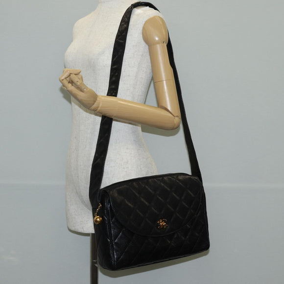 CHANEL Matelasse Shoulder Bag Caviar Skin Black Gold CC Auth yk19085V
