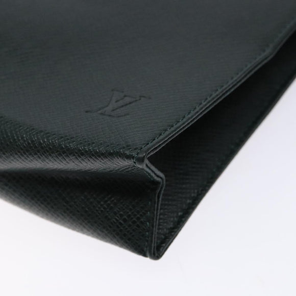 LOUIS VUITTON Taiga Poche Toilette 26 Pouch Epicea LV Auth yk19145