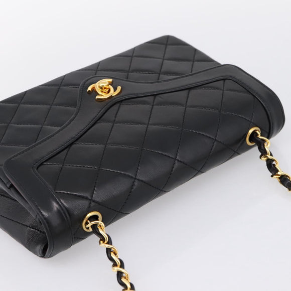 CHANEL Matelasse Turn Lock Chain Bag Lamb Skin Black Gold CC Auth yk20854SAM