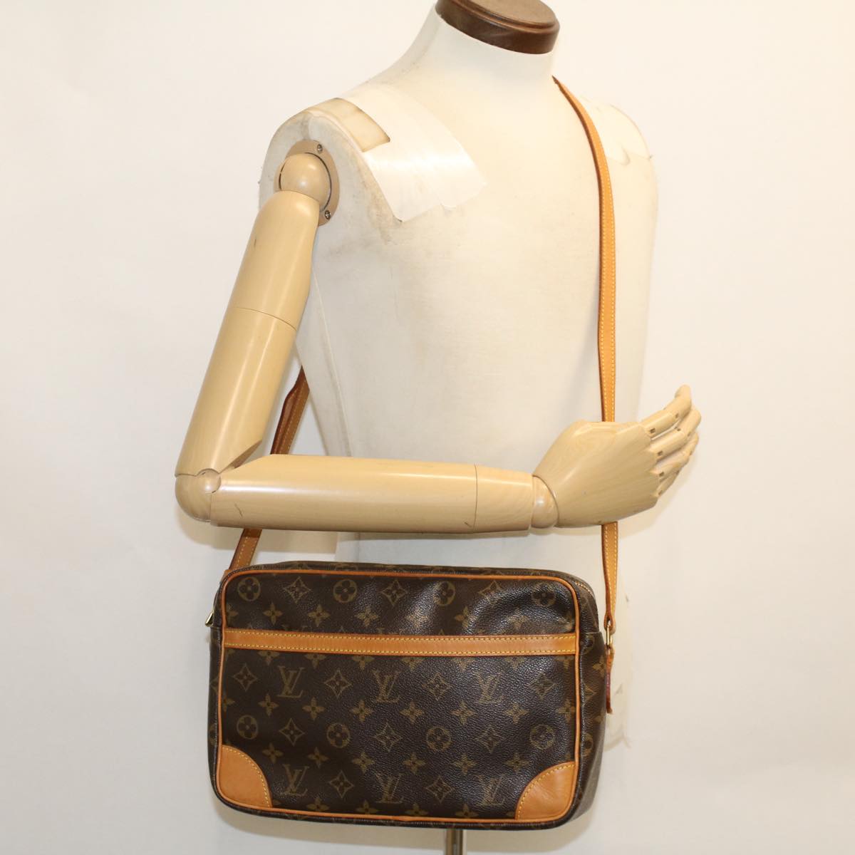 LOUIS VUITTON Monogram Trocadero 30 Shoulder Bag M51272 LV Auth yk7737