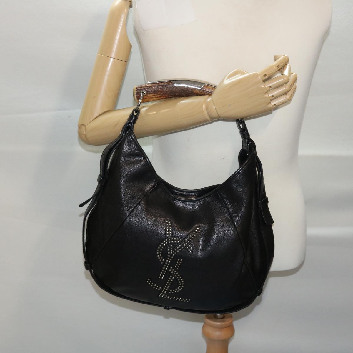 SAINT LAURENT Mombasa Shoulder Bag Leather Black Auth yk8018B