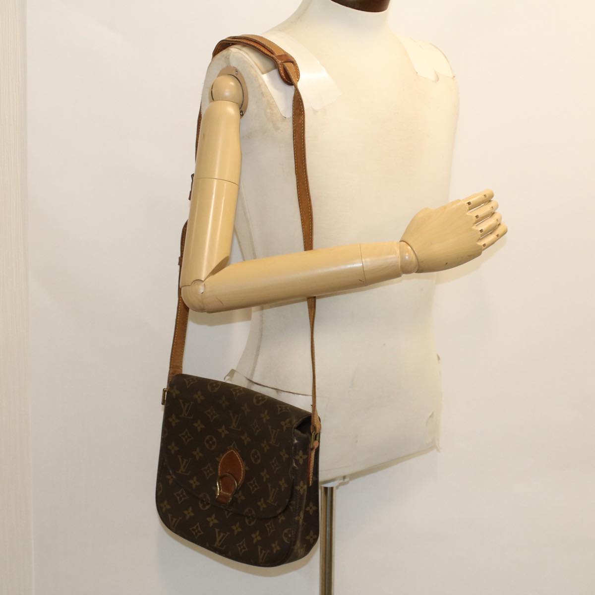 LOUIS VUITTON Monogram Saint Cloud GM Shoulder Bag M51242 LV Auth yk8113B