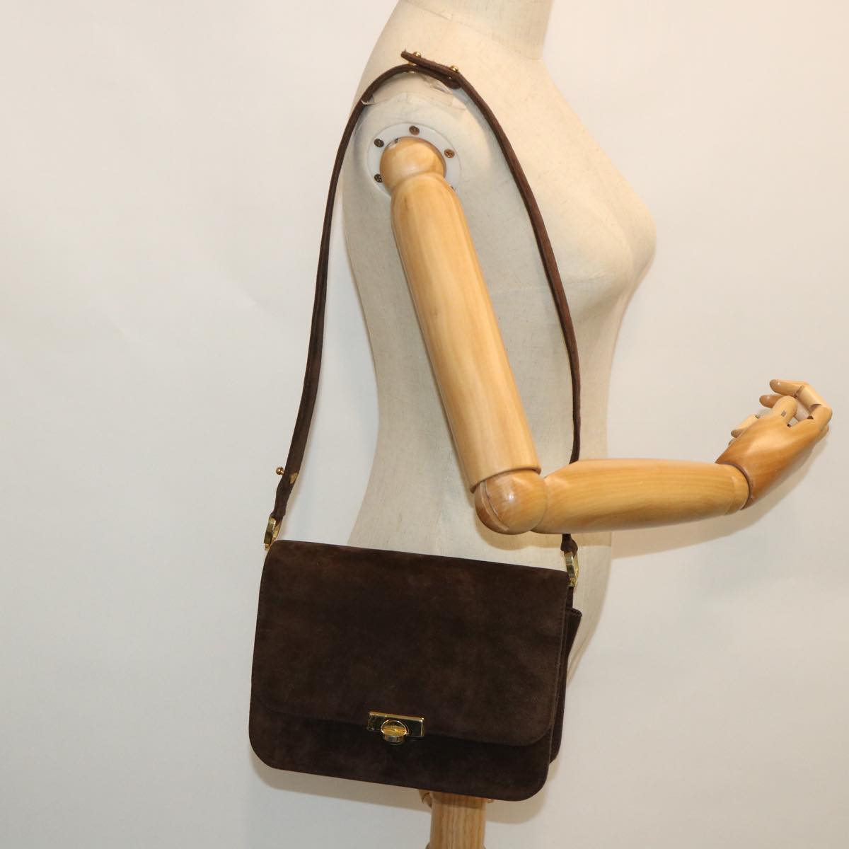 GUCCI Turn Lock Shoulder Bag Suede Brown Auth yk8638