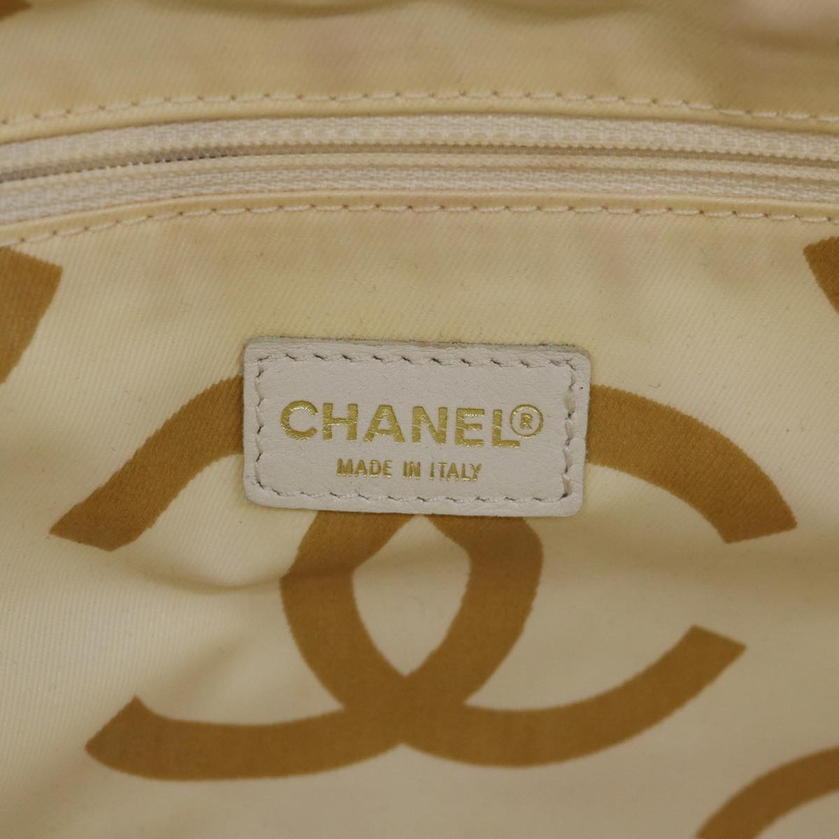 CHANEL Matelasse Chain Shoulder Bag Straw White CC Auth yk8642