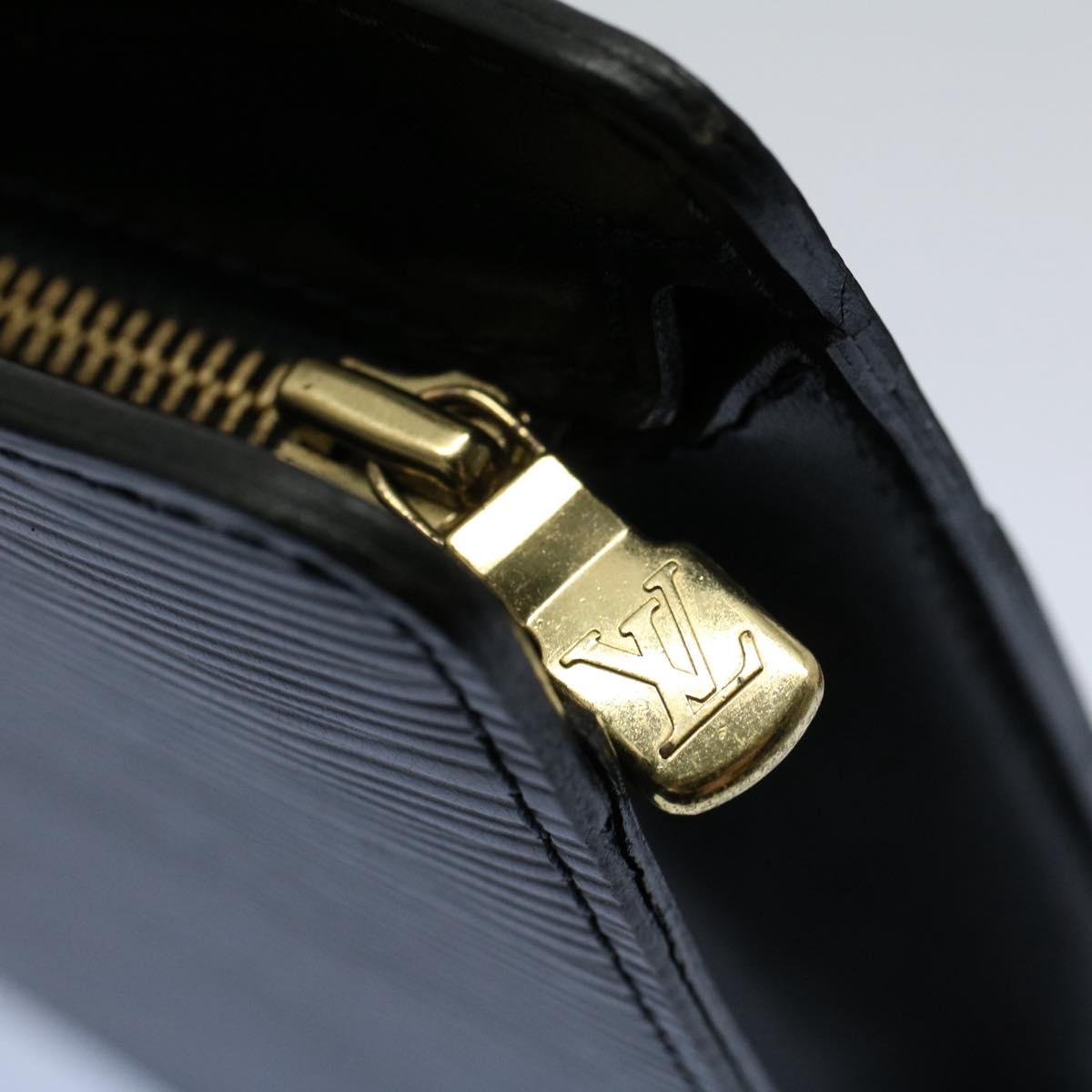 LOUIS VUITTON Epi Pochette Homme Clutch Bag Black M52522 LV Auth yk8661