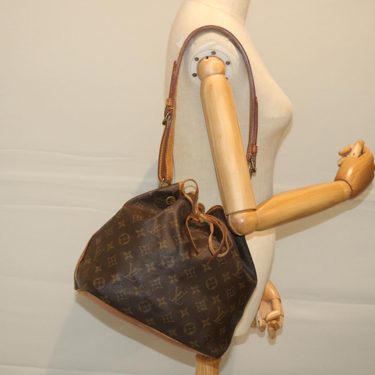 LOUIS VUITTON Monogram Petit Noe Shoulder Bag M42226 LV Auth yk8767