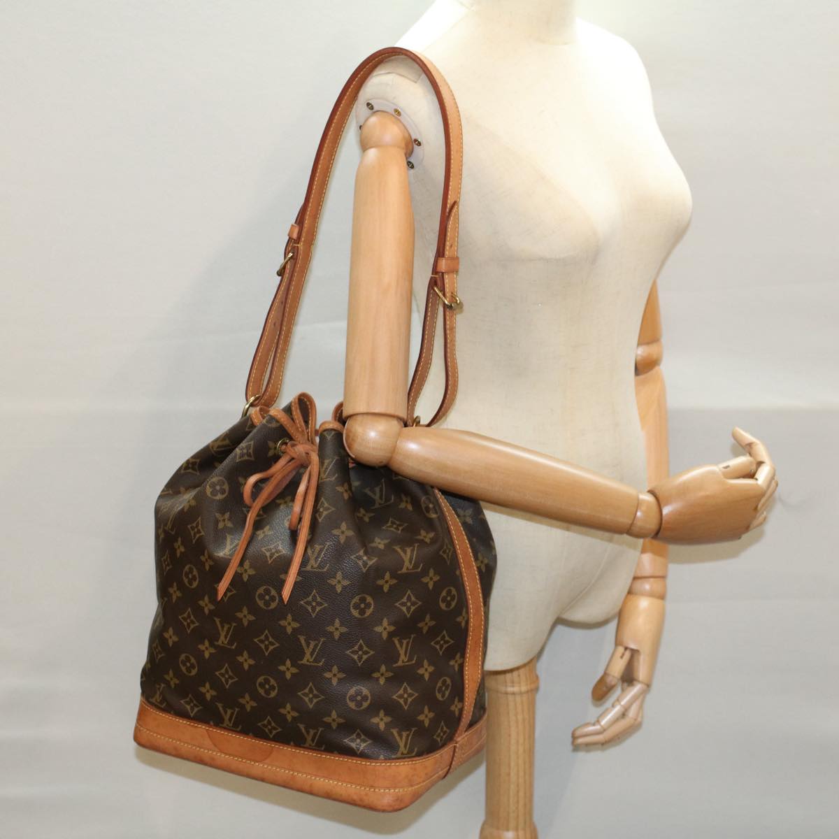 LOUIS VUITTON Monogram Noe Shoulder Bag M42224 LV Auth yk8971