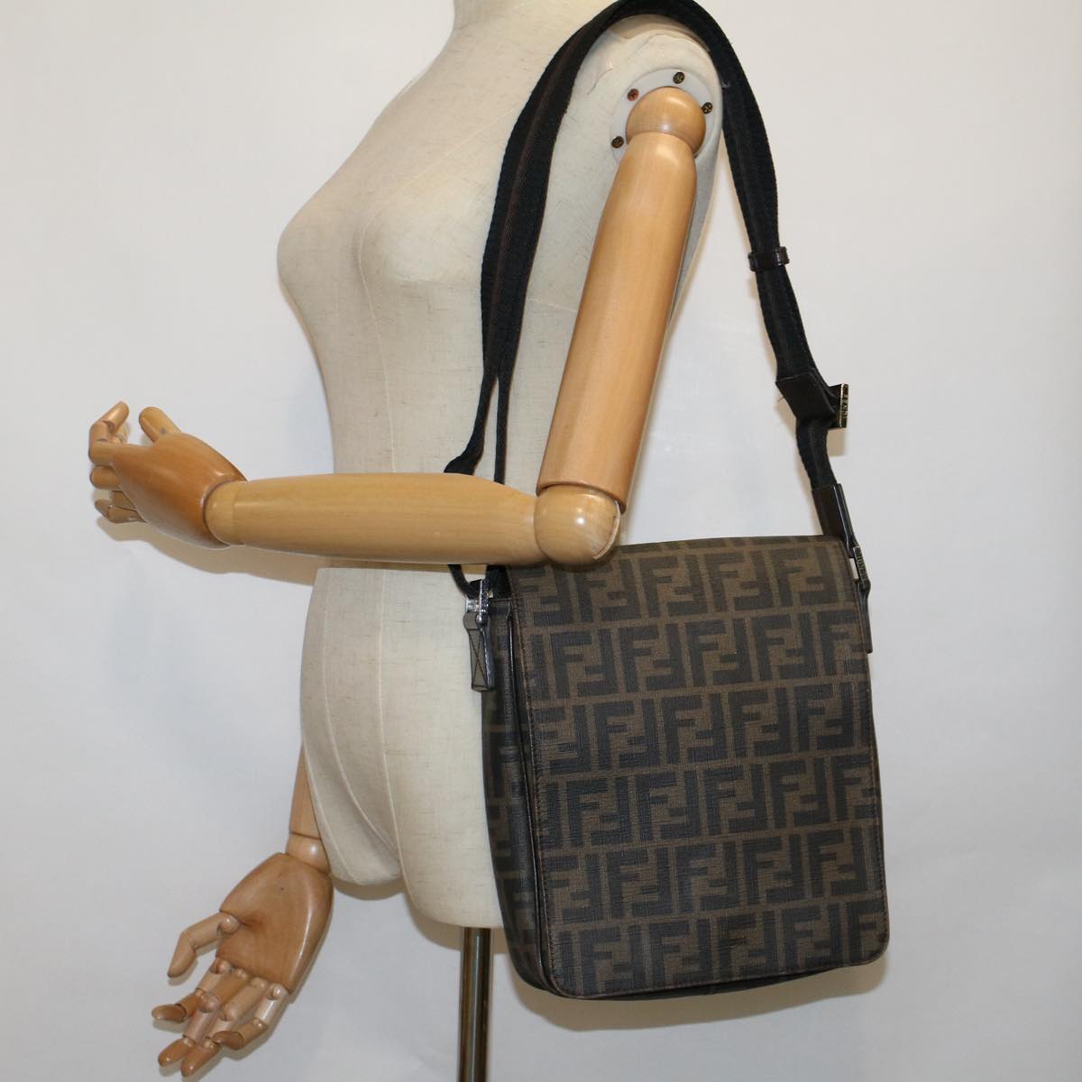 FENDI Zucca Canvas Shoulder Bag Black Brown Auth yk9104