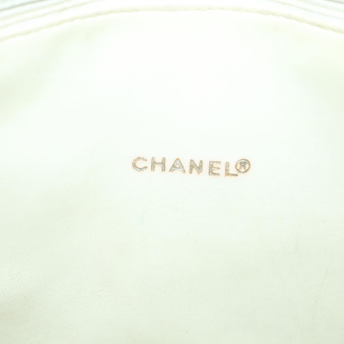 CHANEL Matelasse Chain Shoulder Bag Leather White CC Auth yk9126