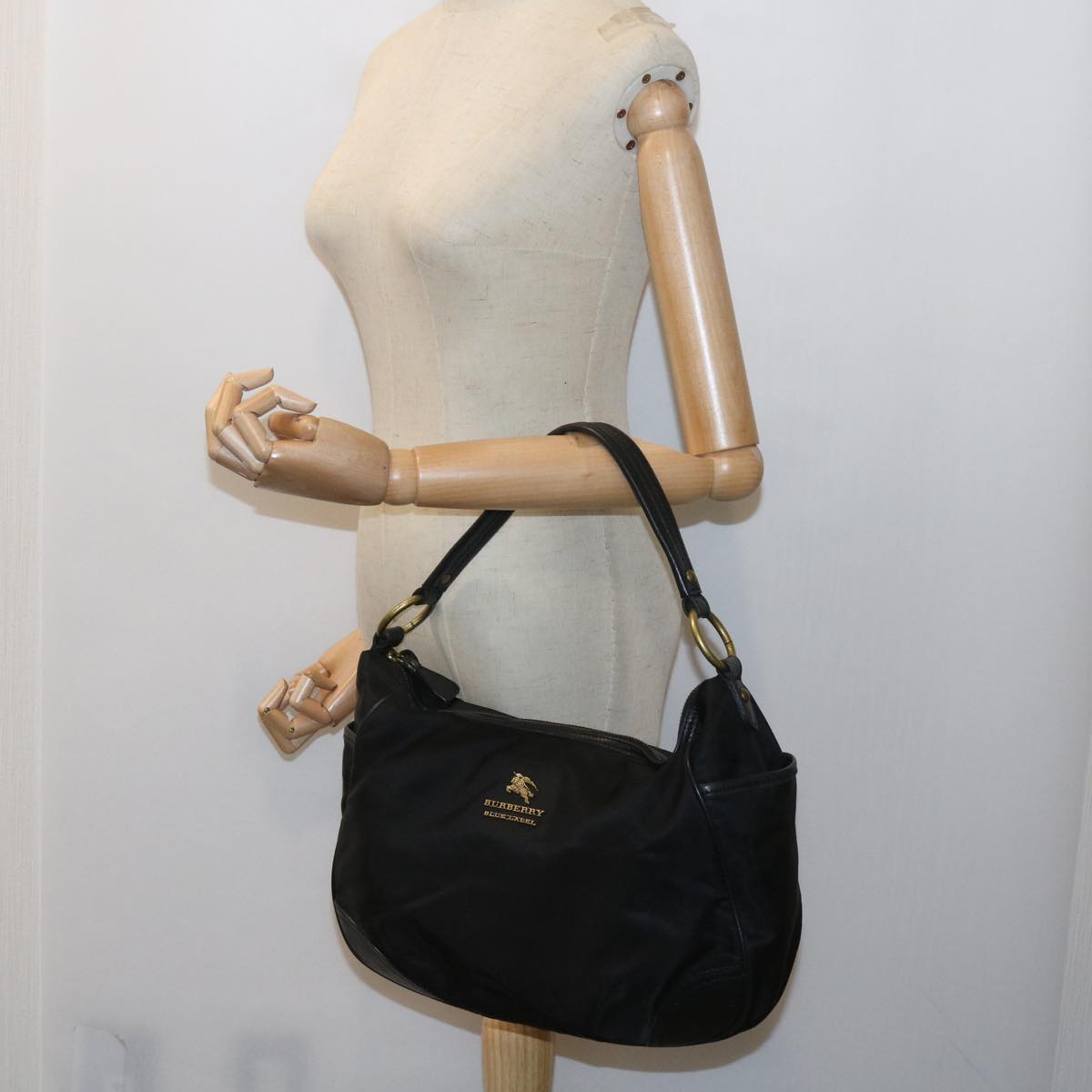 BURBERRY Blue Label Shoulder Bag Nylon Black Auth yk9414 BURBERRY Blue Label Shoulder Bag Nylon Black Auth yk9414