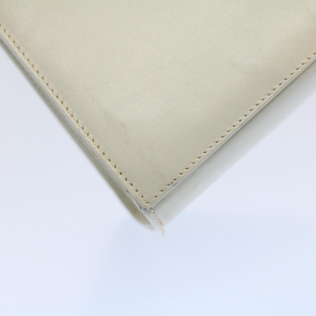 Salvatore Ferragamo Gancini Chain Shoulder Bag Leather White Auth yk9463