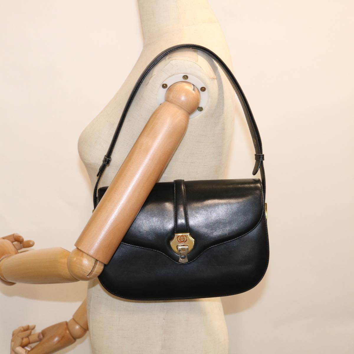 GUCCI Interlocking Shoulder Bag Leather Black Auth yk9764