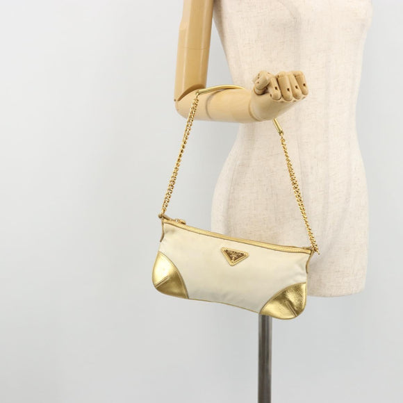 PRADA Schoudertas met Ketting Nylon Wit Goud Auth YKZ849A