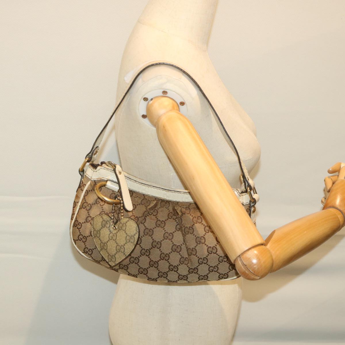 GUCCI GG Canvas Shoulder Bag Beige 211945 Auth yt982