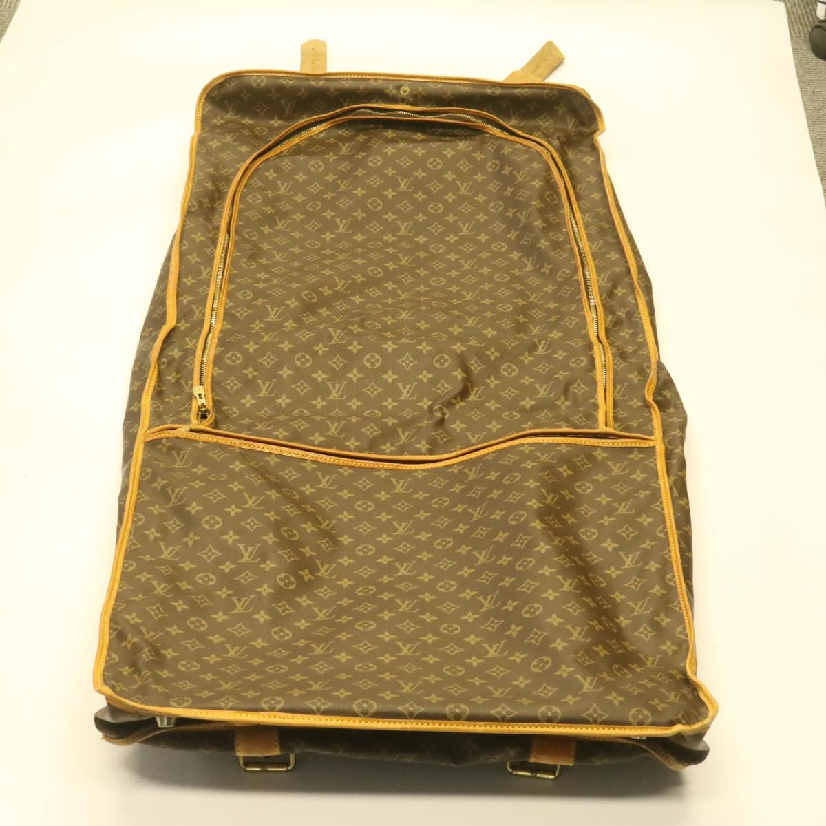 LOUIS VUITTON Monogram Carry Suiter Garment Cover M23522 LV Auth 20644