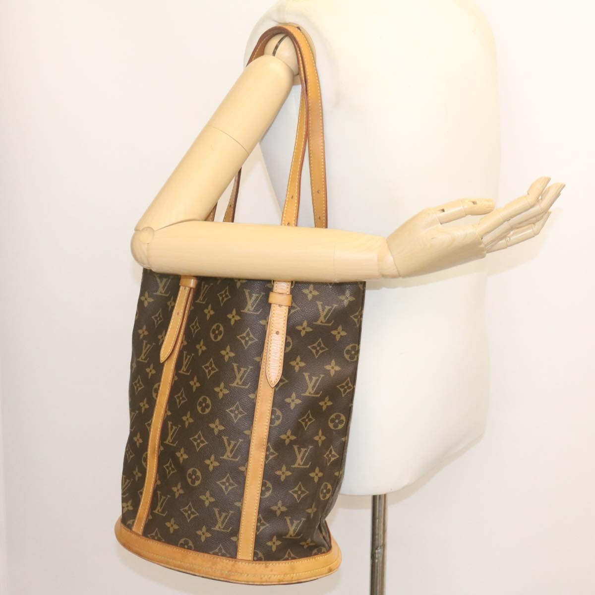 LOUIS VUITTON Monogram Bucket GM Shoulder Bag M42236 LV Auth 25739