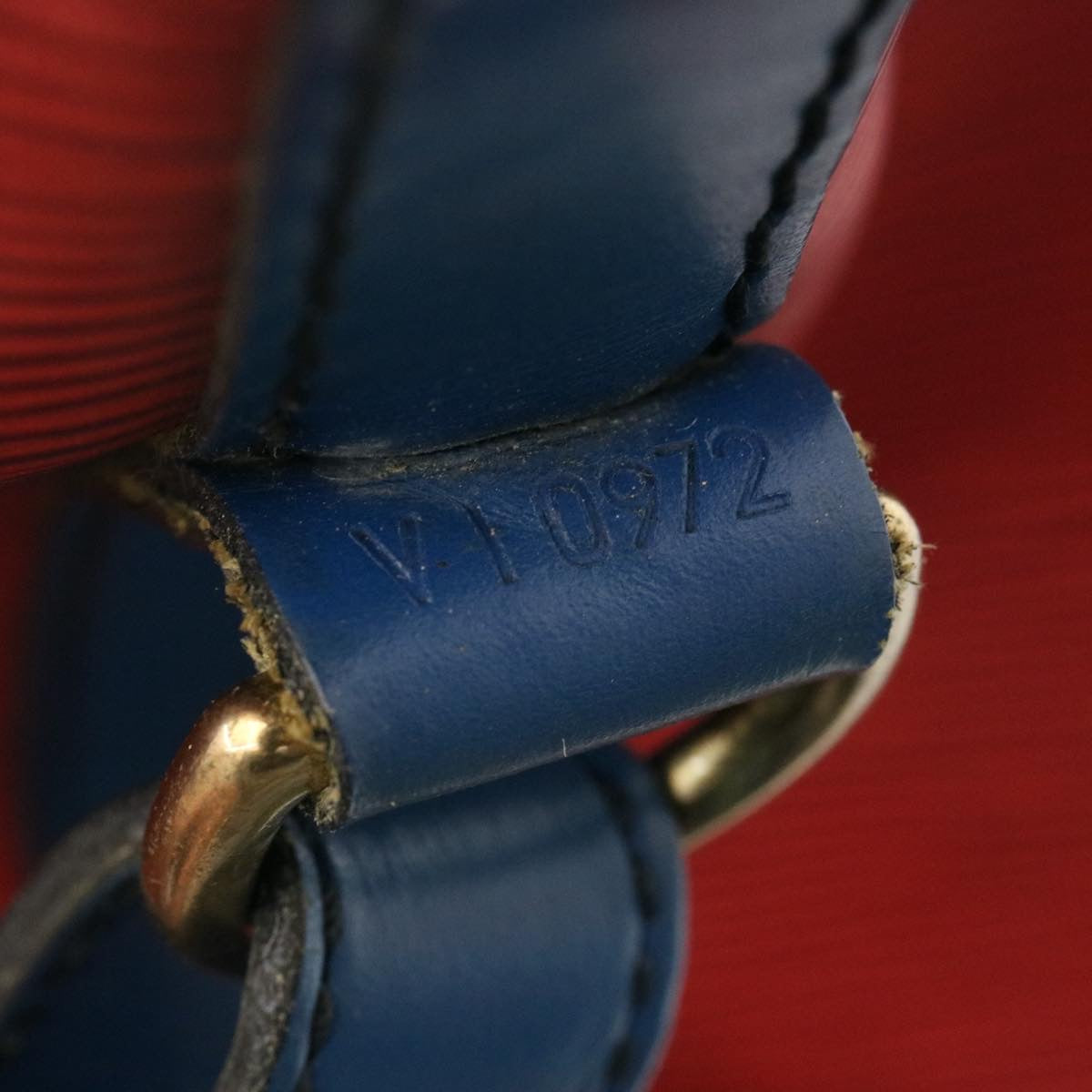 LOUIS VUITTON Epi Noe Tricolor Shoulder Bag Red Blue Green M44082 LV Auth 28195