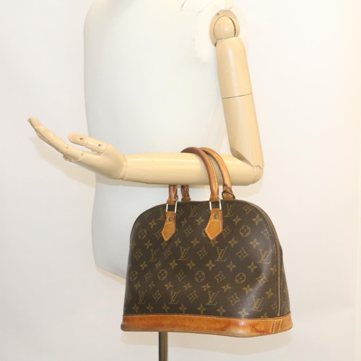 LOUIS VUITTON Monogram Alma Hand Bag M51130 LV Auth 28236