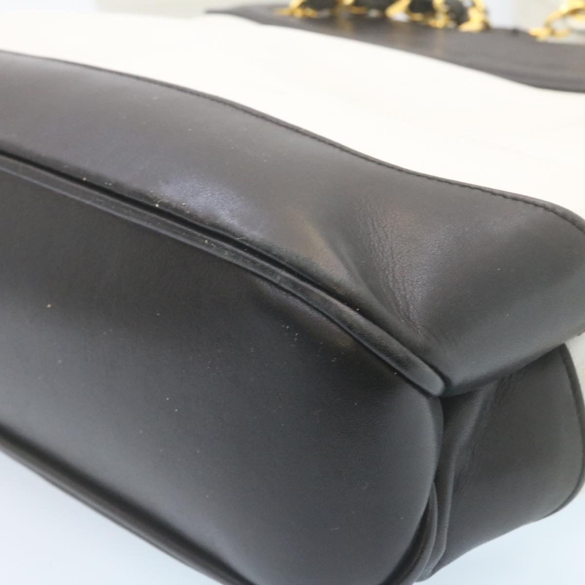CHANEL Chain Shoulder Bag Leather Black White CC Auth 28378A