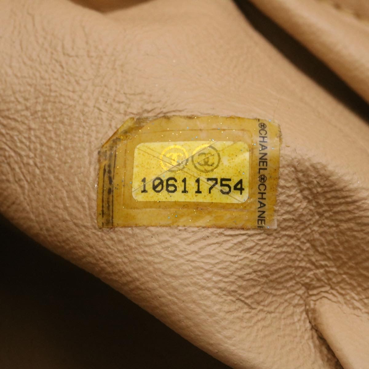 CHANEL Caviar Skin Tote Bag Leather White CC Auth 28380A