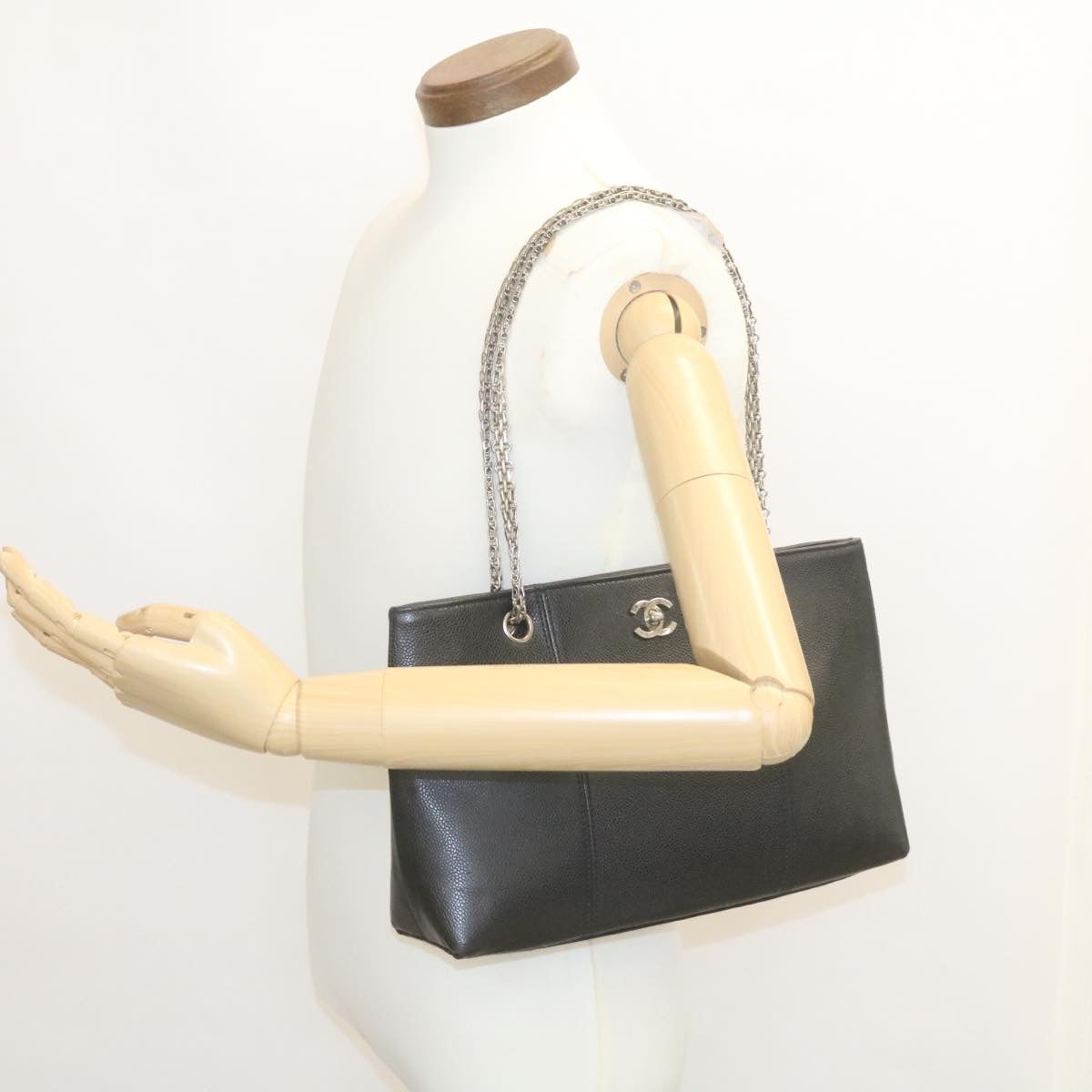 CHANEL Caviar Skin Chain Shoulder Bag Leather Black CC Auth 28395A