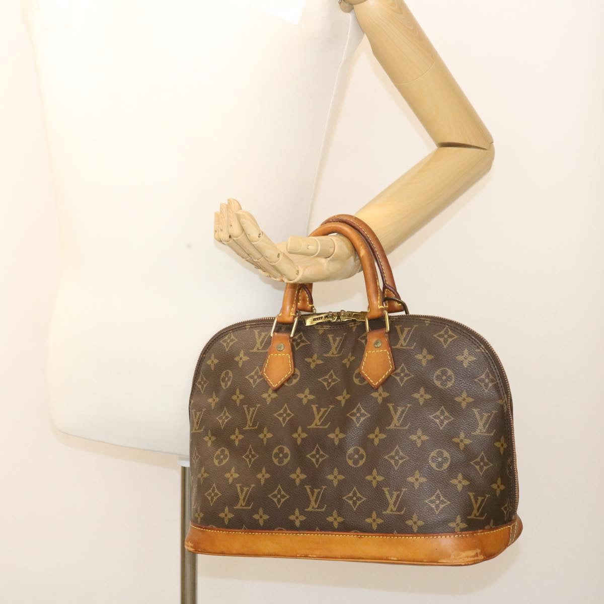 LOUIS VUITTON Monogram Alma Hand Bag M51130 LV Auth 29007