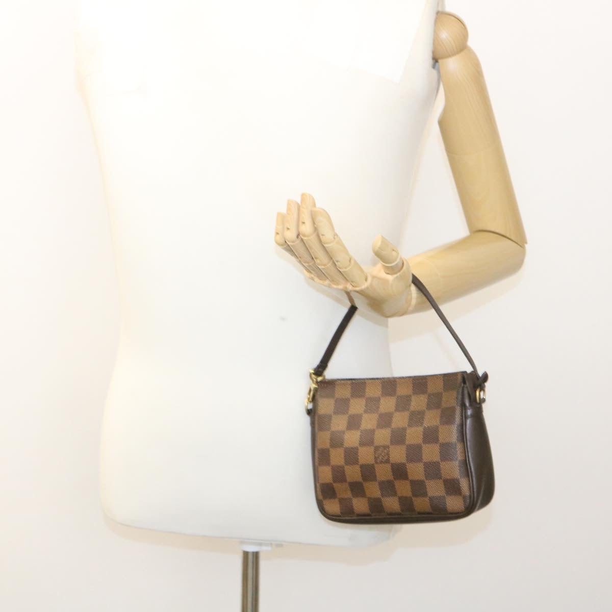 LOUIS VUITTON Damier Ebene Trousse Make Up Hand Pouch N51982 LV Auth 29166