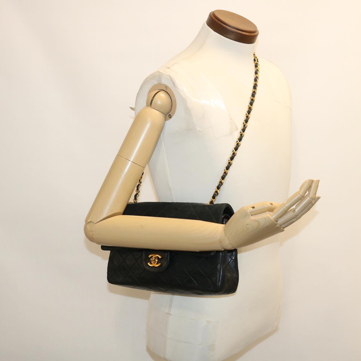 CHANEL Classic Matelasse 25 Chain Flap Shoulder Bag Lamb Skin Black Auth 29592A