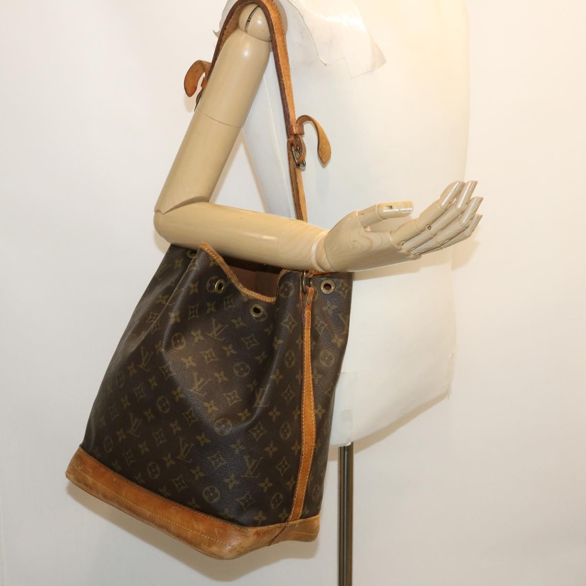 LOUIS VUITTON Monogram Noe Shoulder Bag M42224 LV Auth 29624