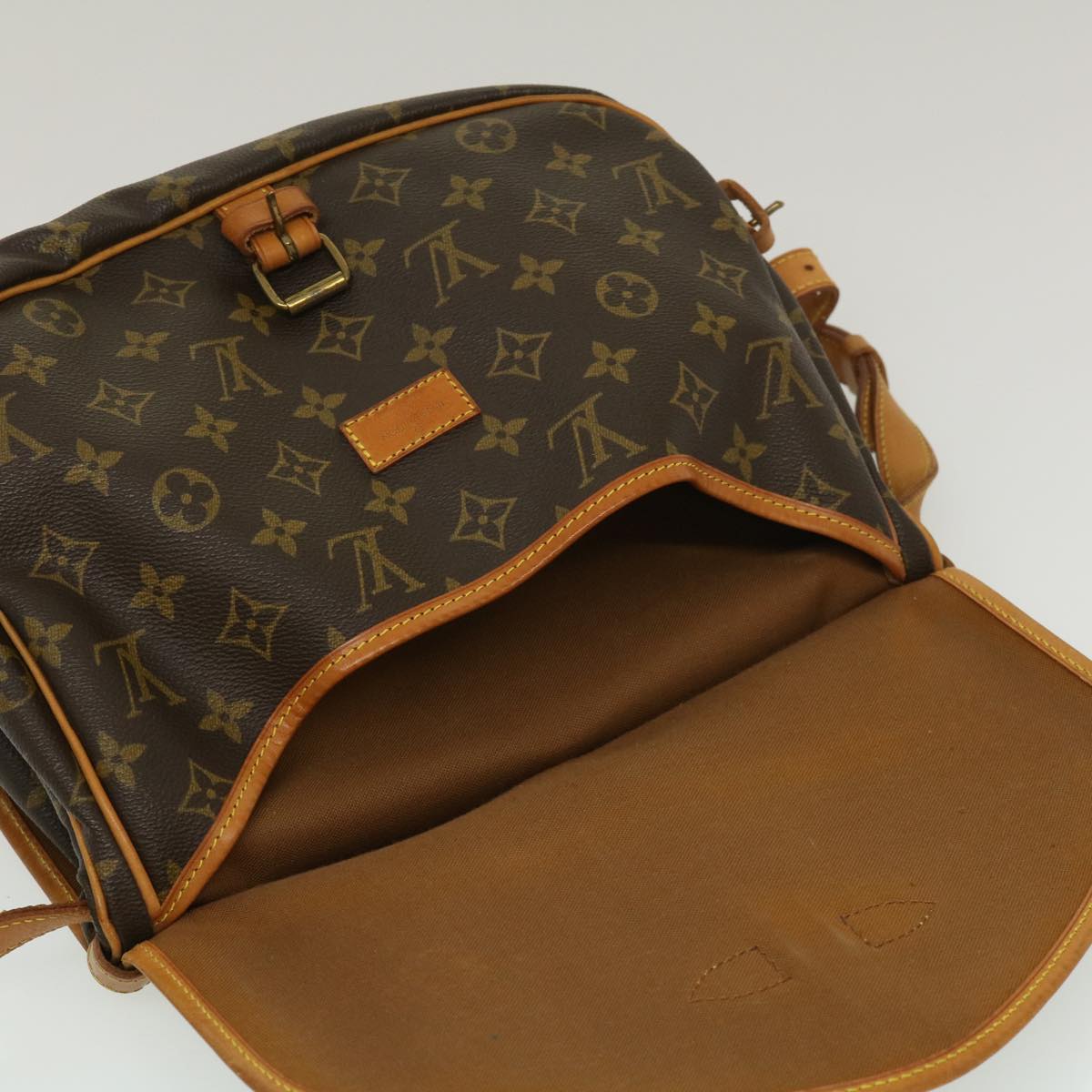 LOUIS VUITTON Monogram Saumur 30 Shoulder Bag M42256 LV Auth 29987