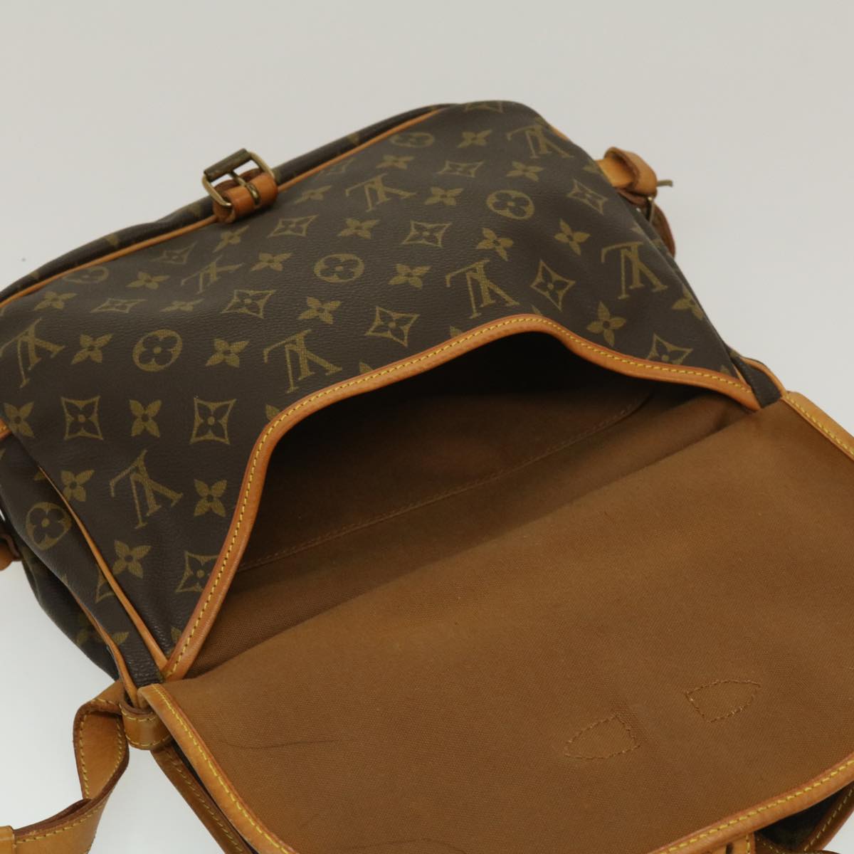 LOUIS VUITTON Monogram Saumur 30 Shoulder Bag M42256 LV Auth 29987