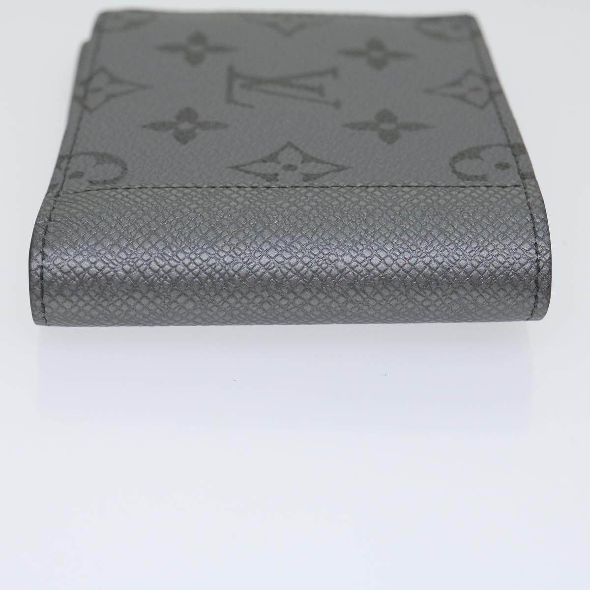 LOUIS VUITTON Taigalama Portefeuille Multipull Wallet Silver M30843 Auth 30046A